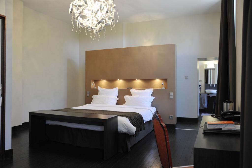 Chateau De Champlong Table Hotel **** Golf & Spa Villerest  Room photo