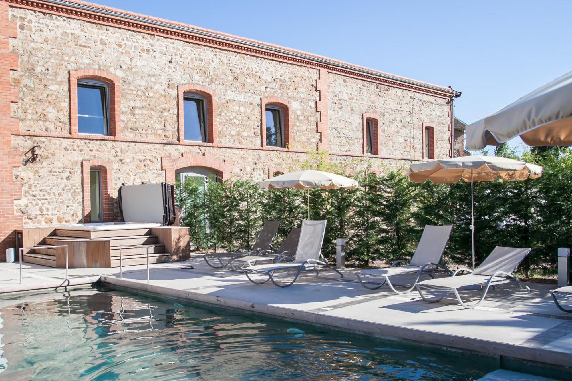 Chateau De Champlong Table Hotel **** Golf & Spa Villerest  Exterior photo