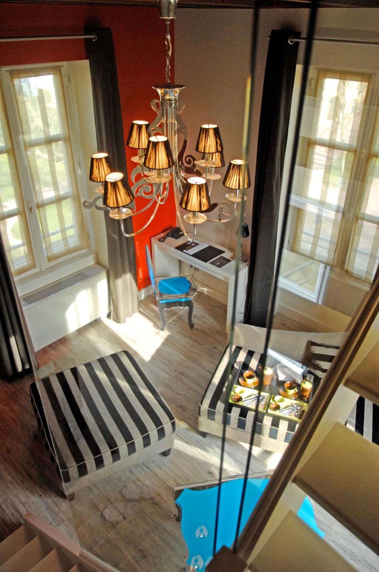 Chateau De Champlong Table Hotel **** Golf & Spa Villerest  Exterior photo