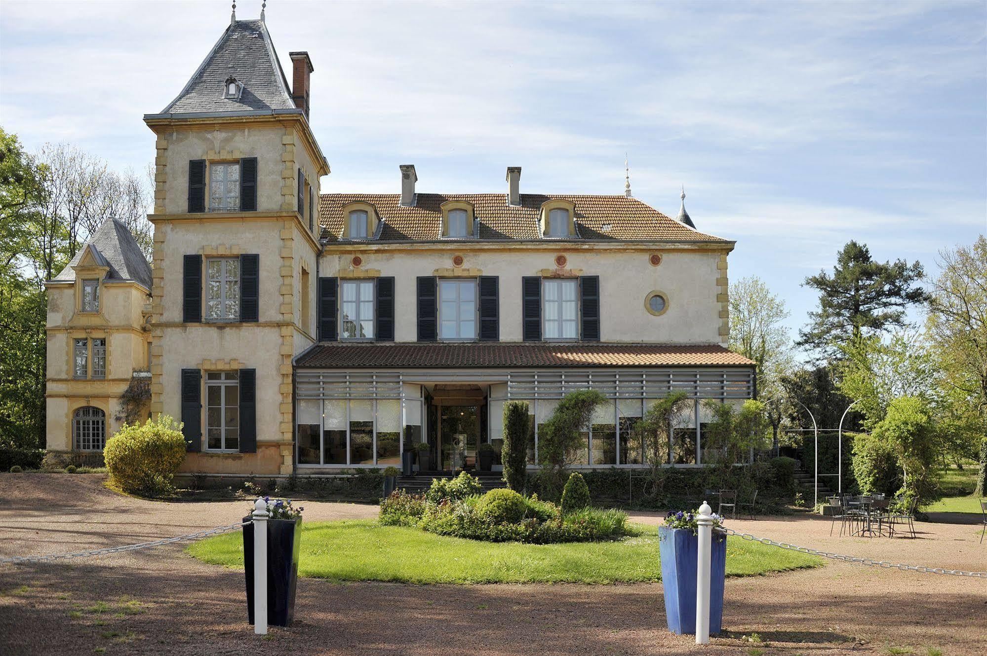 Chateau De Champlong Table Hotel **** Golf & Spa Villerest  Exterior photo
